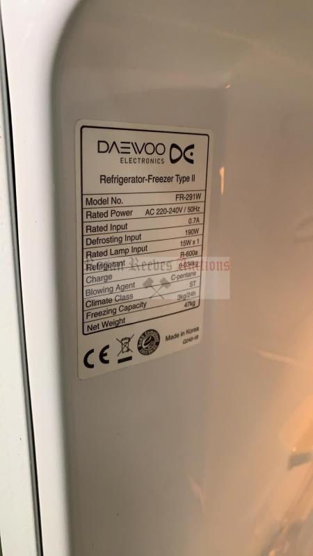 *A Daewoo FR-291W freestanding refrigerator freezer (W)55 (D)58 (H)163cm