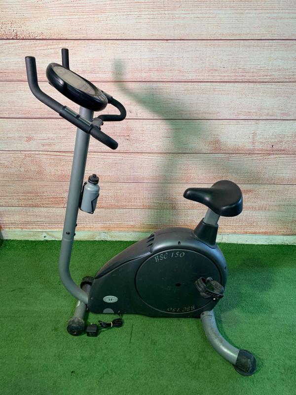 A Horizon Fitness BSC 150 exercise bike DC POWER INPUT BROKEN